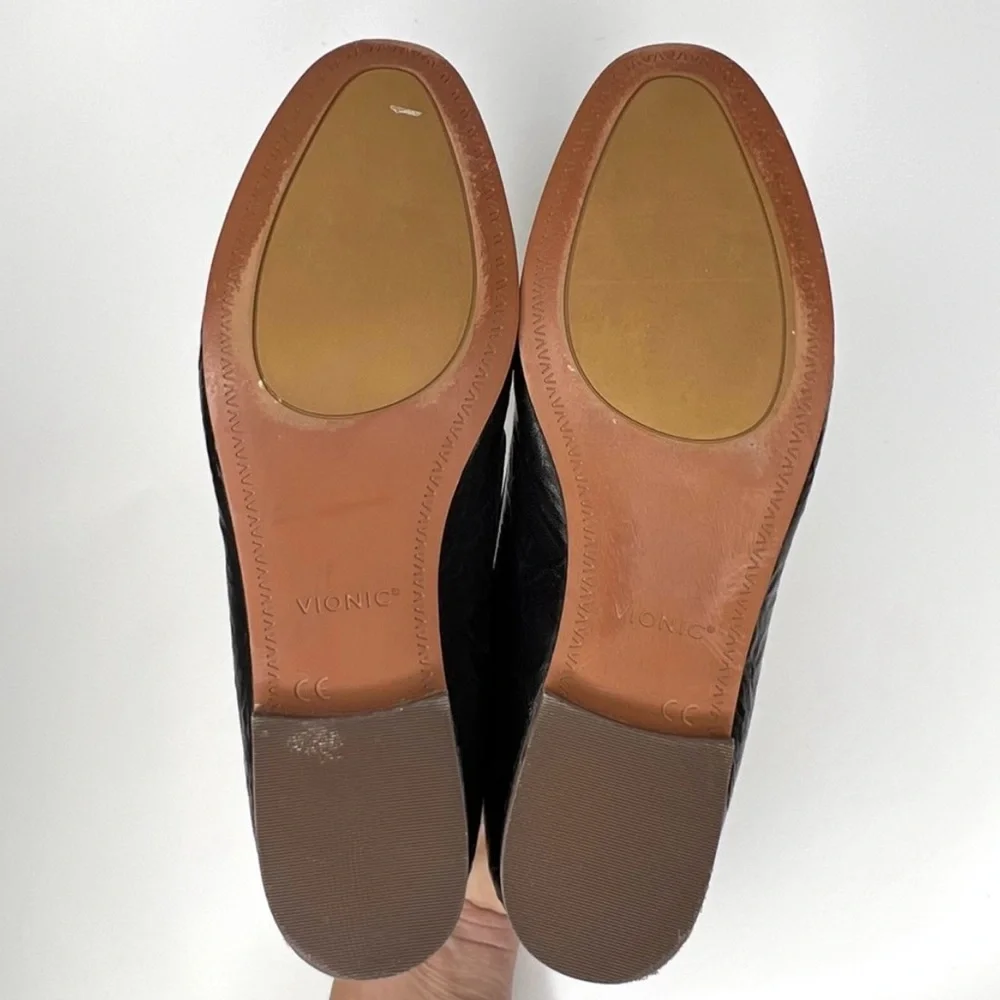 Vionic Willa II - Black Leather Slip-On Design Flats - Picture 4 of 14